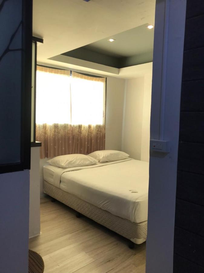 Rod Fai Fah Apartment Banguecoque Exterior foto