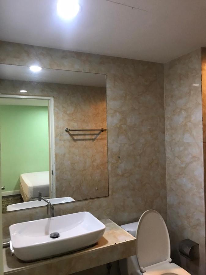 Rod Fai Fah Apartment Banguecoque Exterior foto