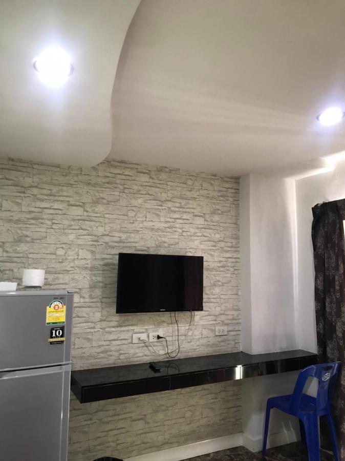Rod Fai Fah Apartment Banguecoque Exterior foto