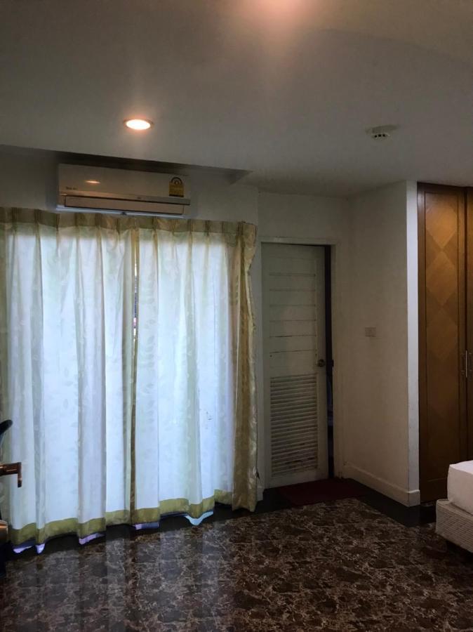 Rod Fai Fah Apartment Banguecoque Exterior foto