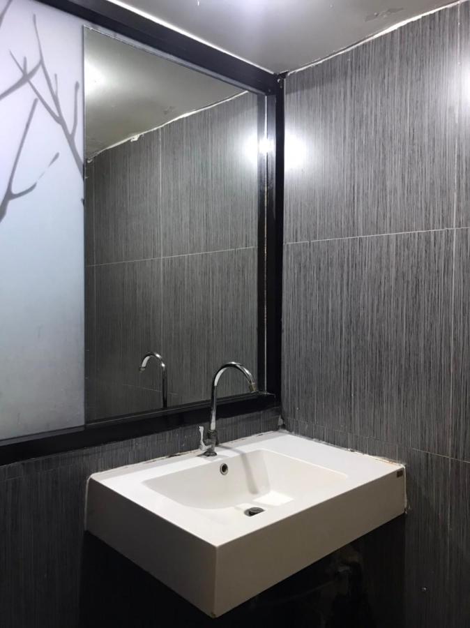 Rod Fai Fah Apartment Banguecoque Exterior foto